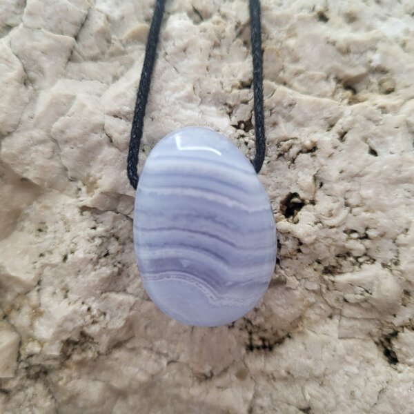 Chalcedon Blue Lace Anhänger gebohrt
