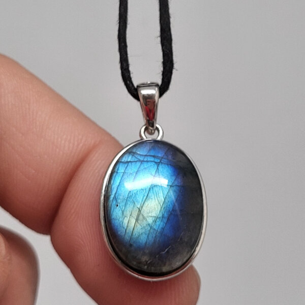 Labradorit oval Anhänger 925er Silber