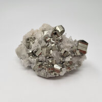 Pyrit mit Calcit Cluster Kilopreis