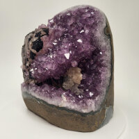 Amethyst Druse mit Calcite Kristall und Goethit, 3830g,...