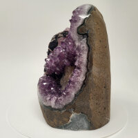 Amethyst Druse mit Calcite Kristall und Goethit, 3830g, 17x13,5x11,5cm (18)