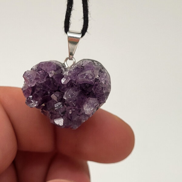 Amethyst Druse Anhänger Herz klein versilbert 0,3 µm