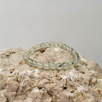 Prehnit "scharze Härchen" Armband rund 6mm